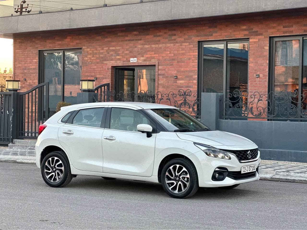 SuzukiBALENO مۆدیل2023 فول فولمسفات  سفری شە ریکازمانە   شاشە گە ورە بسمە دە رگا بسمەڤۆلیوم داتشۆ  5 کامیرە حساس هیجی نیە لۆکە زۆر ماسفاتی تر هە مووشتکی نویە  بە ناوی خۆمەسحری 117 ((***********)) أربيل, العراق
