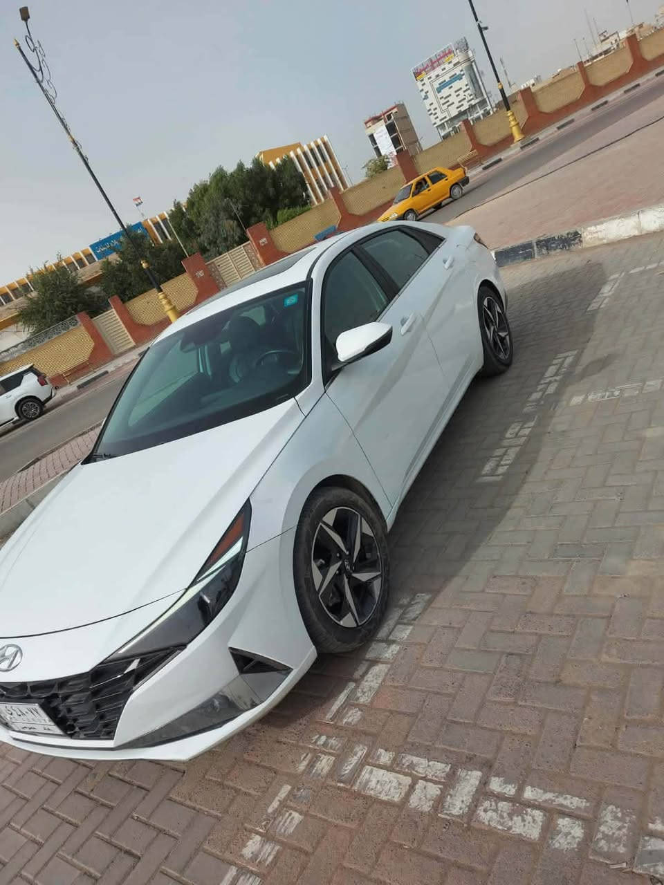 الانترا
2021
لمتد 
هايبرد 
فول موصفات 
رقم بغداد
محرك 1600 
بدون صبغ 
الرقم ***********
