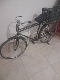 للبيع بايسكل هيرو حجم ٢٨ اريده ب ٧٥ الف العنوان بغداد / حي الجهاد للتو...