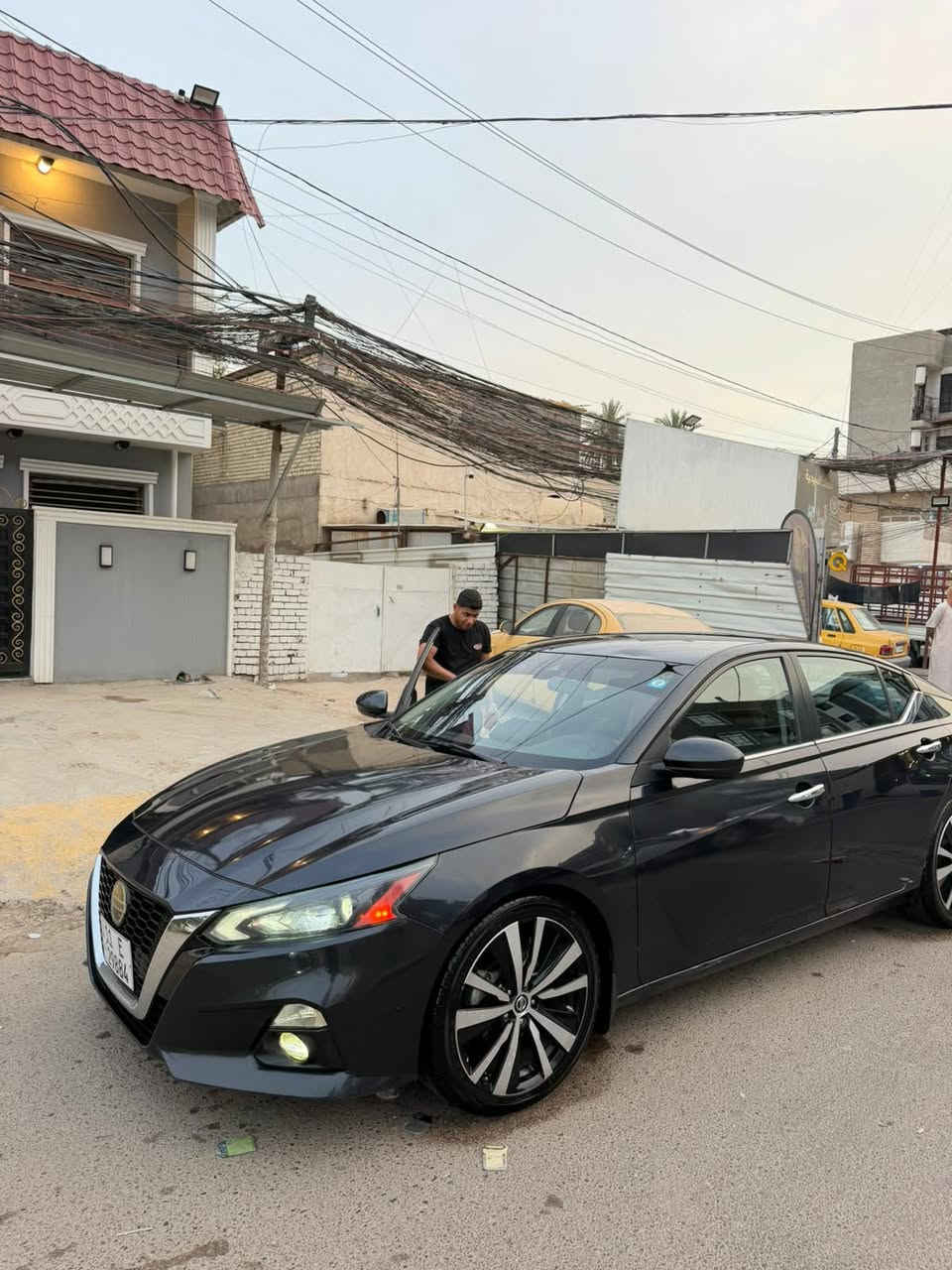 NISSAIN ALTIMA
2022
SV 
68MILE
 
-نقط عمياء
-رادار تصادم امامي خلفي
-شاشه كبيره 
- كار بلي اندرويد اوتو
-كشنات كهرباء
-بصمة تشغيل و ابواب -تشغيل عن بعد 
-باتري جديد 
-تخم تاير جديد 
-حداده جديده
-وياله 19
-تخم دسكات جديد
-ادامه للمكينه كامله 
-هزاز وسنويه جديده رقم بغداد بأسمي تحويل مباشر 
صبغ نص بنيد وباب سايق وقماره بيها رصعه
بيها PDR  بسيط جهة اليمين وتكحيل 
مكينه وكير على وضع الشركه بدون دواخل
سعر ١٤٣ بيه مجال بسيط 
***********
