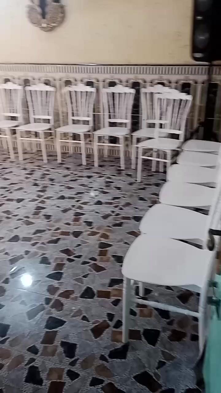 اللهم صل على محمد وال محمد ❤️حبايب باوع وستمتع😍 ويا كوشات ابو أمير عروستنه ويا اي كوشه  راح تجيج وياهه 25 كرسي الملكي 🫶 1طبله🫶 وسماعه ديجي 🏑🏑🎹 وكيكه هديه للعرسان هديه 🎂 يعني راح نجهزلج الحفله مالتج كامله ما راح اخليج تحتارين عليج بس تنتصلين بينه واسعار مناسبه جدا الحجز والاستفسار على الواتساب أو خاص ***********📞 بغداد فقط
