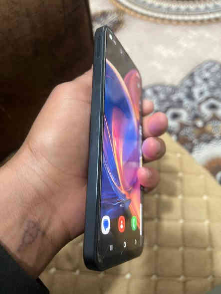 السلام عليكم تلفون اي ١٦ للبيع  مكفول مابي شي عنوانة بغداد  السعر ١٤٠ رقم الهاتف  ***********
