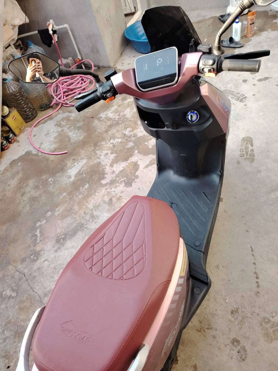 سلام عليكم..
دراجة شحن اللبيع 
6بطاريات عملاقه +ليثيوم 
الدراجة تحتوي على 3 سرعات 
السرعة القصوى 80
الدراجة تمشي 70km ب الشحن لوحده تبقه عندك اسبوع من لاحد الاحد 
الدراجة مستخدمة 3اشهر 
السعر 800 
مكاني /كركوك/قصاء/داقوق 
***********
