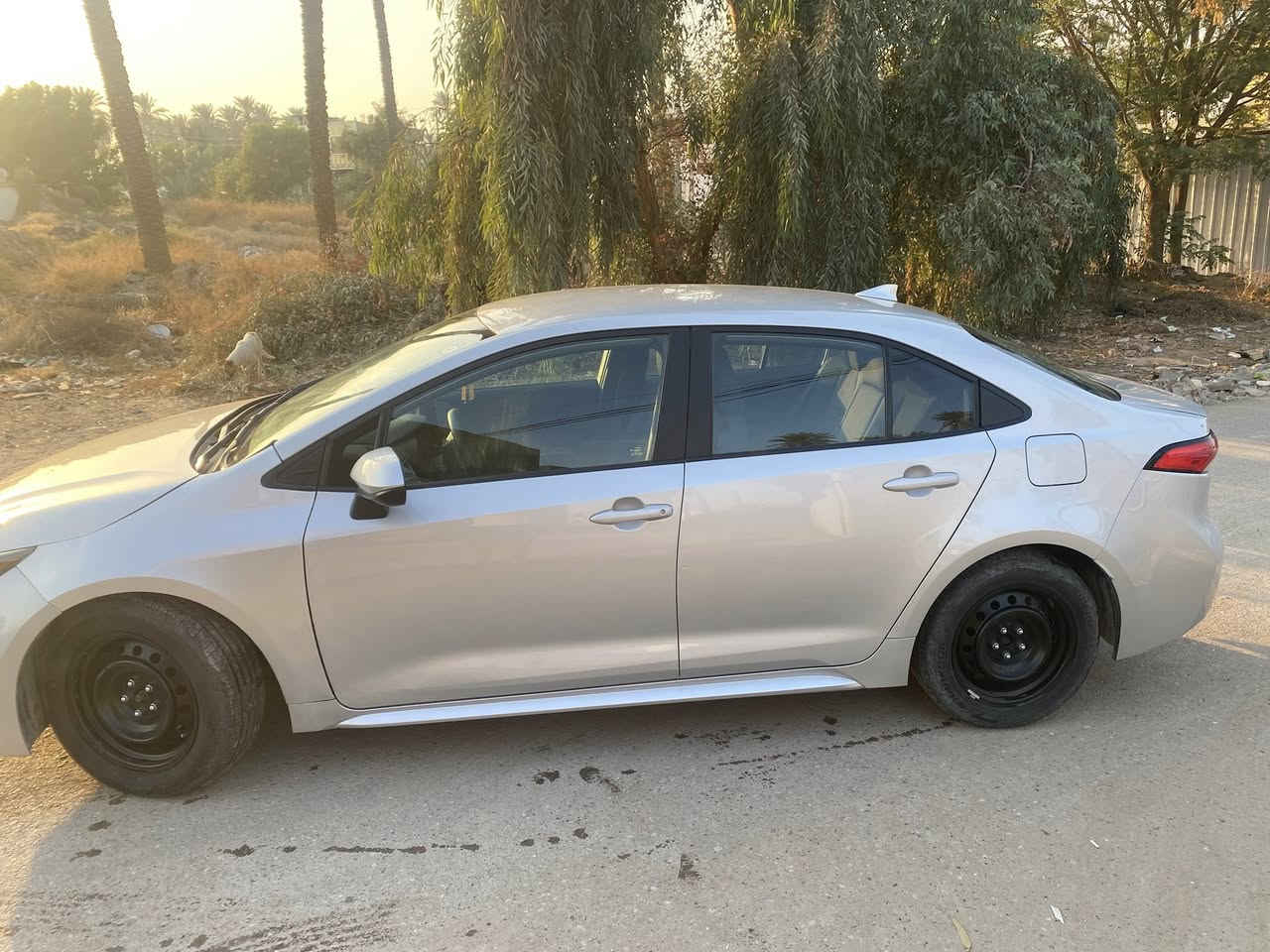 سلام عليكم
تويوتا كورلا فئة LE 

موديل 2023 

رقم بغداد الدولي

بدون ايرباك 

ماشية ١٨  ألف 

مواصفات الLE معروفة 

شاشة كاربلاي 

كامرة خلفية 

فول تحكم ستيرن

هندبريك اوتو دكمة

اربع جام اوتو 

رادار توقف ذاتي 

محرك ٢٠٠٠ بانزين

السعر 153 و بي مجال بسيط 

حادثها كما موضح بالصور وهنا بغداد صار بيه شوية بارد باب السائق والسونار مرفق مع الصور للاستفسار 

***********
