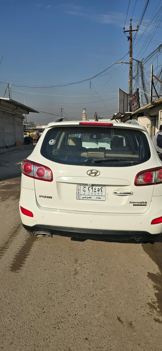 سلام عليكم 
سنتافي 2011 شركةالعامة 
مكفولة كفالة عامة عدا صبغ شبر بلبنيد 
فول مواصفات مكينة 6 بلادي 
ماشية 130 حقيقي جرس 120 
بصمة شاشة فتحة سقف 
سيارة نضيفة كلش استخدام شخصي 
رقم بغداد بأسمي تحويل مباشر 
العنوان بغداد بسمايا
السعر 165 بيها مجال
***********
