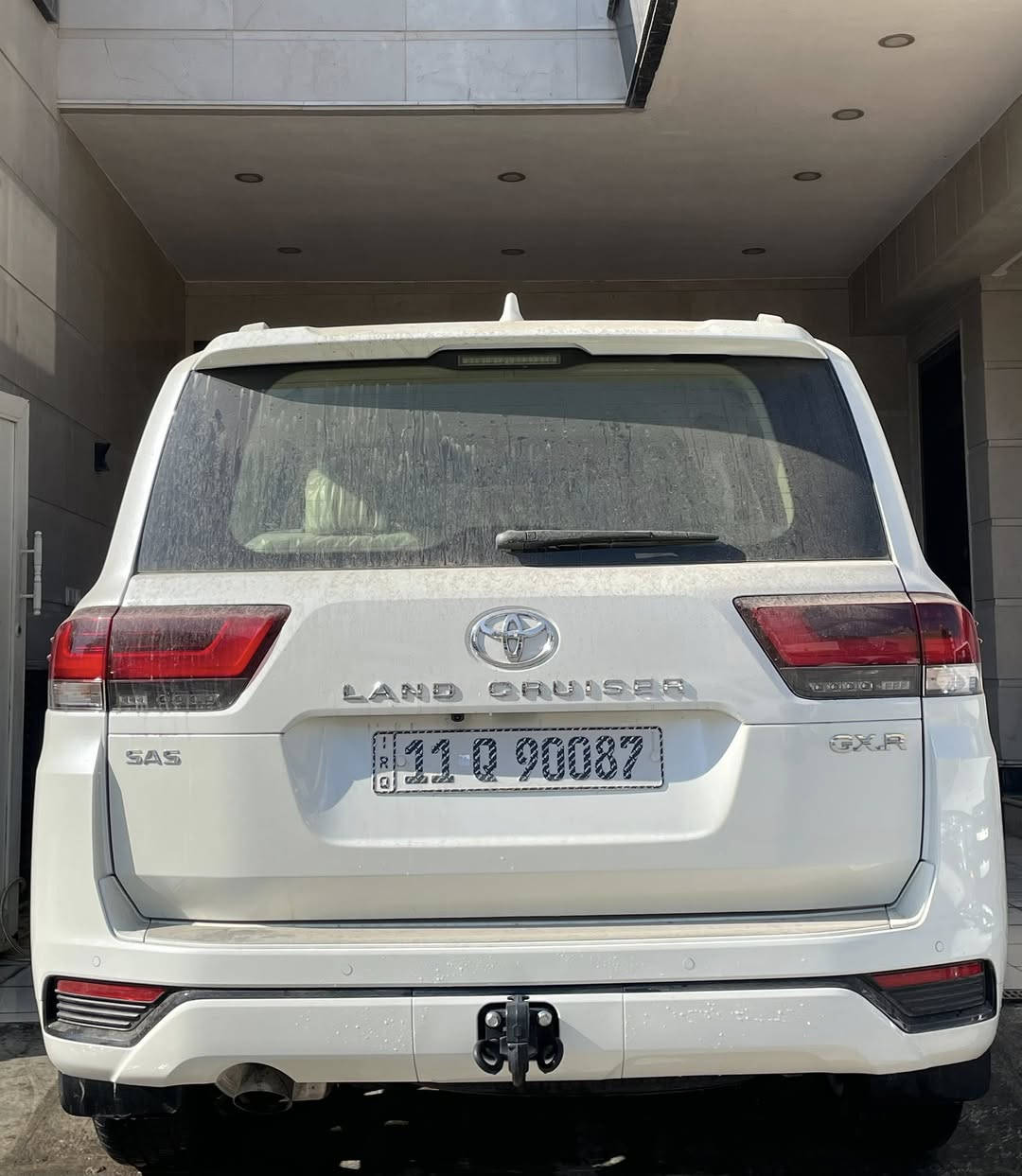 السلام عليكم لاندكروز 2025 (ساز)ضمان زيرو سيارة
ماشية 1700 كيلو
مكفولة كفالة عامة
 مرقم بغداد باسمي 
رقم شبه مميز 
مواصفات GXR V6 محرك 4000 تنفس طبيعي
فول فتحة بصمة صندوق كهرباء 3 شاشات كامره خلفية
مكاني بغداد المنصور الاميرات 
السعر 737 ورقة 
73700$
اي استفسار خاص او اتصال ***********
