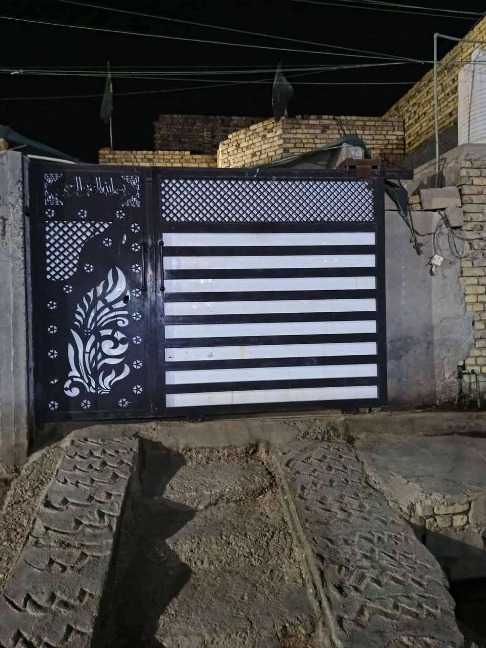 بسم الله الرحمن الرحيم
بيت طابو للبيع 
حي الأمير صوب بني ركاب 
قرب مشروع الماء 
الكبير 
رباط كونكريت 
بناء طابوك 
سكف كونكريت 
بناء حديث 
كل الخدمات موجوده 
مي كهرباء مجاري مولد 
 غرفه وصاله ومطبخ 
وديوانيه 
وصحيات 
المساحة 125
السعر وباقي التفاصيل الإتصال على 
 الرقم الموجود بالاعلان 
***********
او مراسلة الصفحه
