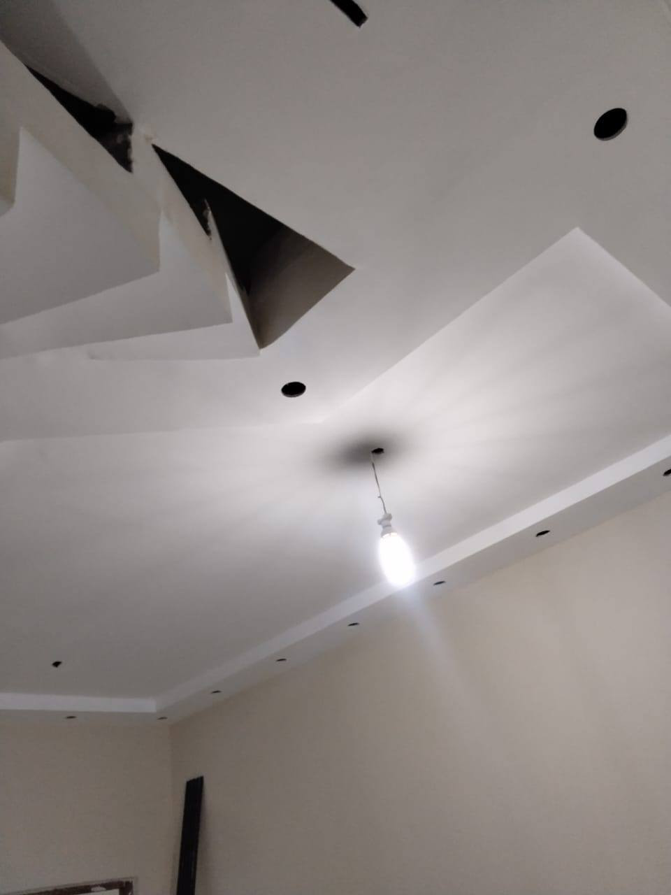 خلفه ديكورات وكهرباء نعمل كافه انواع الديكورات الحديثه.
البصره  القرنه ***********
