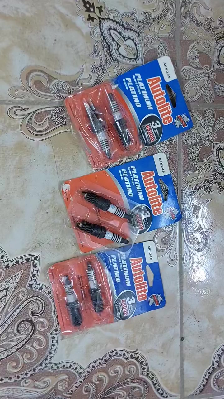 السلام عليكم.  بلك الأصلي  اوتو لايت لسيارات كلايزر7راكب. محرك 3300 موديلات 91_95.  سعر التخم 25الف كما يوجد توصيل لجميع محافظات العراق وتساب اواتصال ***********
