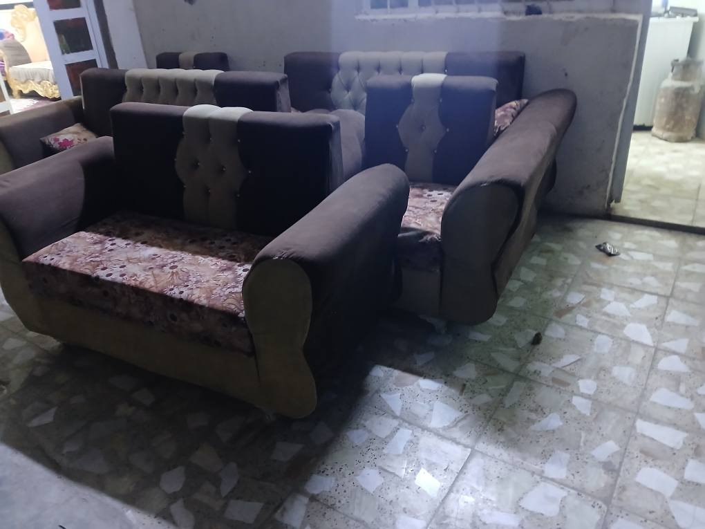 تخم قنفات 9 مقاعد سعر 150 وبي مجال مكاني بغداد راسه مال امين ***********
