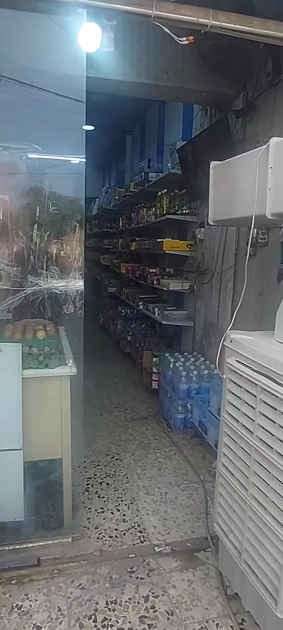 سلام عليكم محل الاسواق للبيعتفاصيل ما نبي ثلاث عارضات مجملات اثنين وزائد كاميرات..العنوان مدينه الصدر سوق مريدي قطاع 29 استفسار على الرقم.***********
