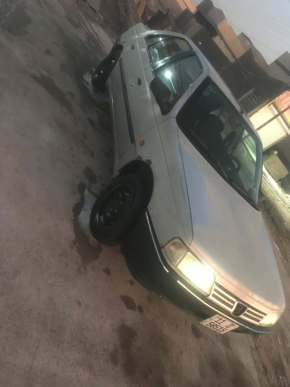 السلام عليكم بيجو روى ٢٠٠٩ السياره باسمي صدرها نضيف تدفئة تبريد شغال السياره جارده مكينه بيها تبخير بس المكينه الباقي كله خير من الله كهربائيات كلها شغاله مكاني بوب الشام رقم الهاتف *********** السعر ٢٥ وبيها مجال قليل
