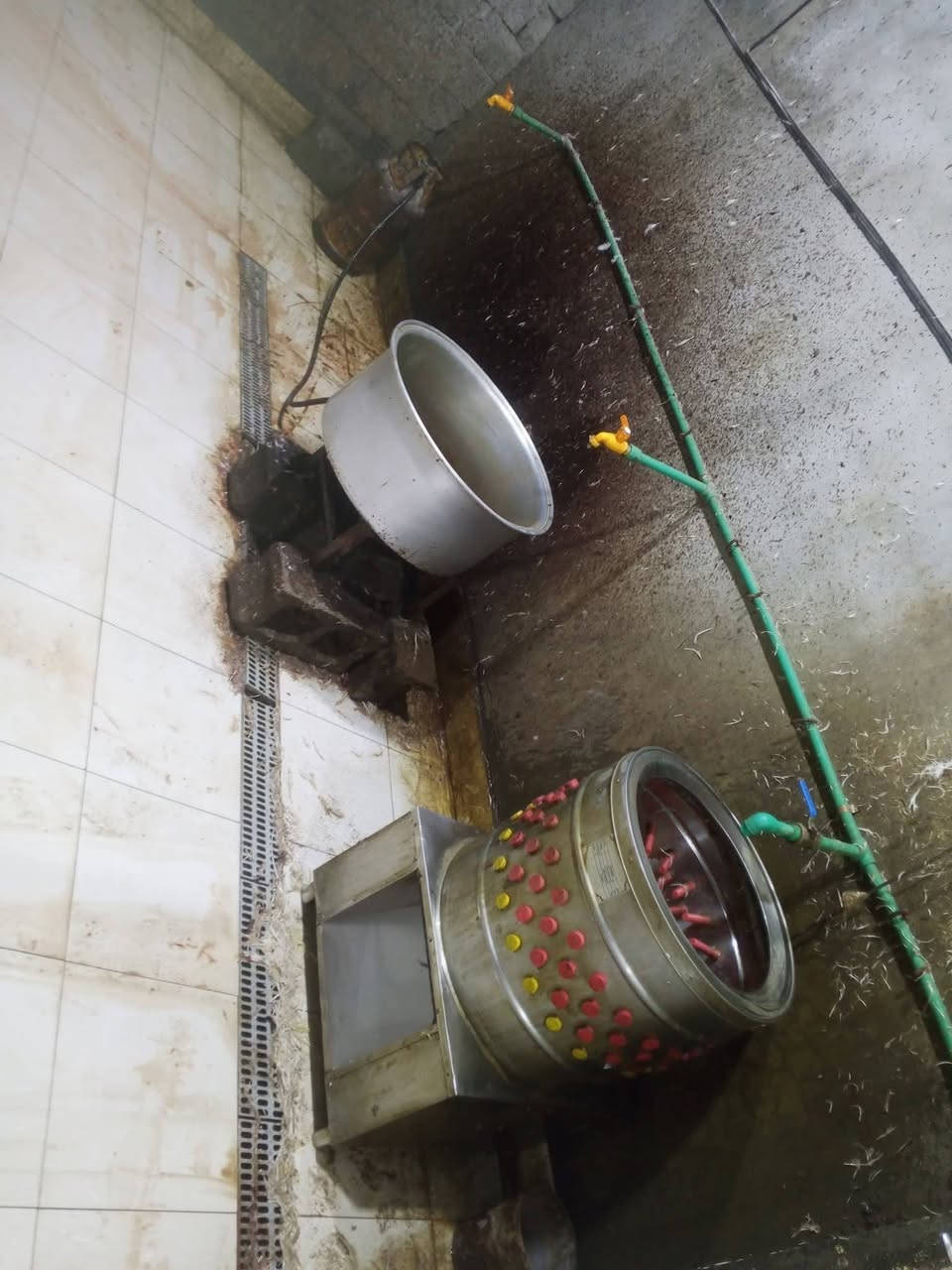 السلام عليكم مجزره للبيع الموقع ناحية الرشيد مجاور محطه الوقود المجزره جاهزة من كل شي ومدفوع ايجار 4اشهر القادمه الأغراض كامله والمجزره خير من الله سبب للبيع عدم التفرغ
***********
