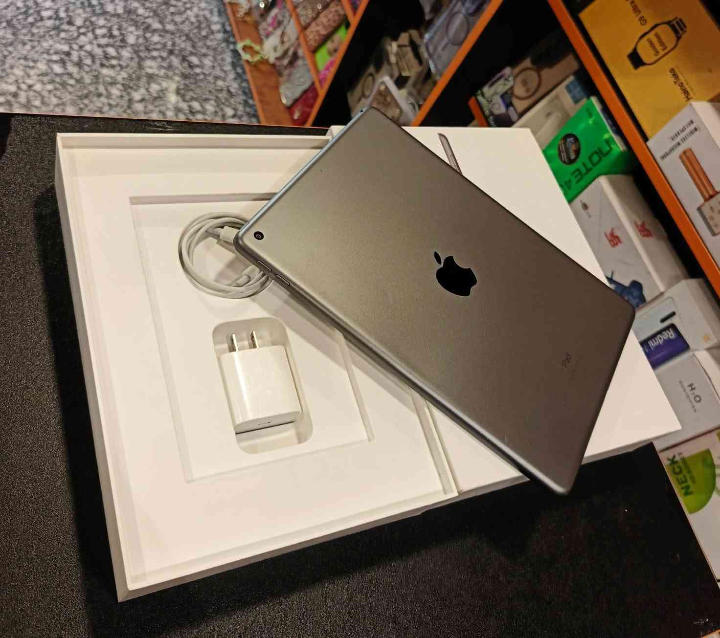 #متاح ايباد مستخدم  نظيف جدا❤

# ipad 9

الذاكرة  64 GB
البطارية 83 % 
الهاتف كامل ملحقاتة الاصلية 💕
#السعر  225  الف فقط 

#العنوان _الانبار _قضاء هيت _ شارع حامي حميد _مجاور مجمع الملكة أو مقابل مكتبة الأقلام _ مركز الباشا 💥
#لتواصل معنا : 
واتساب / ***********
الانستا / albasha-mople
