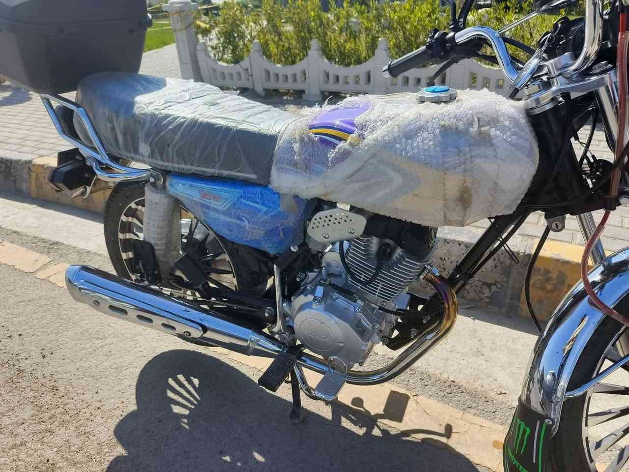 السلام عليكم
للبيع ماطور سونلنك موديل 2025
الشكل الجديد ولون مميز بنفسجي
بعدو زيرو  ماشي أقل من الف 
وزن ثقيل / 5 كير / سلف / لايت زينون / تشغيل عن بعد / فول مواصفات  
منفيست بيه (غير مرقم)
مكاني موصل ايسر
للتواصل والاستفسار
***********
