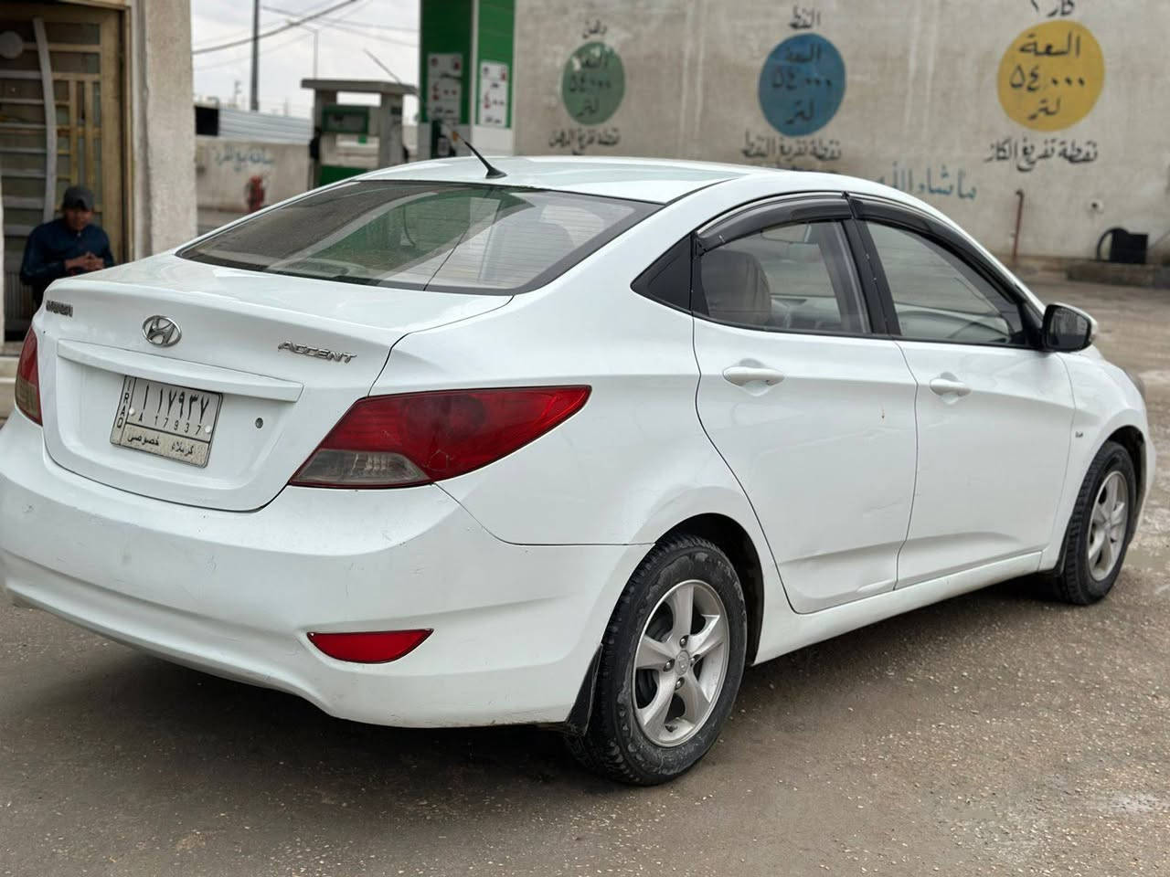 سلام عليكم ورحمه الله 
اكسنت موديل 2013
خليجي 
محرك 1600
مواصفات 
تحكمات 
اشياير مري
خمسه ويل كب
شاشه كبير
بلاجكتورات
بدون حادث 
نص البنيد وقبق الجنطه فقط
السونار مرفق بل منشور
سعر 93 وبيه مجال 
رقم كربلاء 
مكاني كربلاء 
***********
***********
