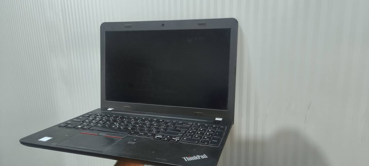 للبيع لابتوب Lenovo
المواصفات:
• المعالج: Intel Core i7 الجيل السادس
• الرام: 16GB
• التخزين: 256GB SSD سريع
• شاشة مناسبة للدراسة والشغل
• بطارية جيدة وتتحمل استخدام طبيعي
مناسب للجامعة، البرمجة، المونتاج الخفيف، والألعاب المتوسطة
حالة الجهاز: نظيف استخدام مرتب
البيع بسبب عدم الحاجة
السعر: 375 الف وبي مجال للشراي
المكان: بغداد - العامرية
اللي يحب يتواصل خاص
 أو ***********واتساب 📩
