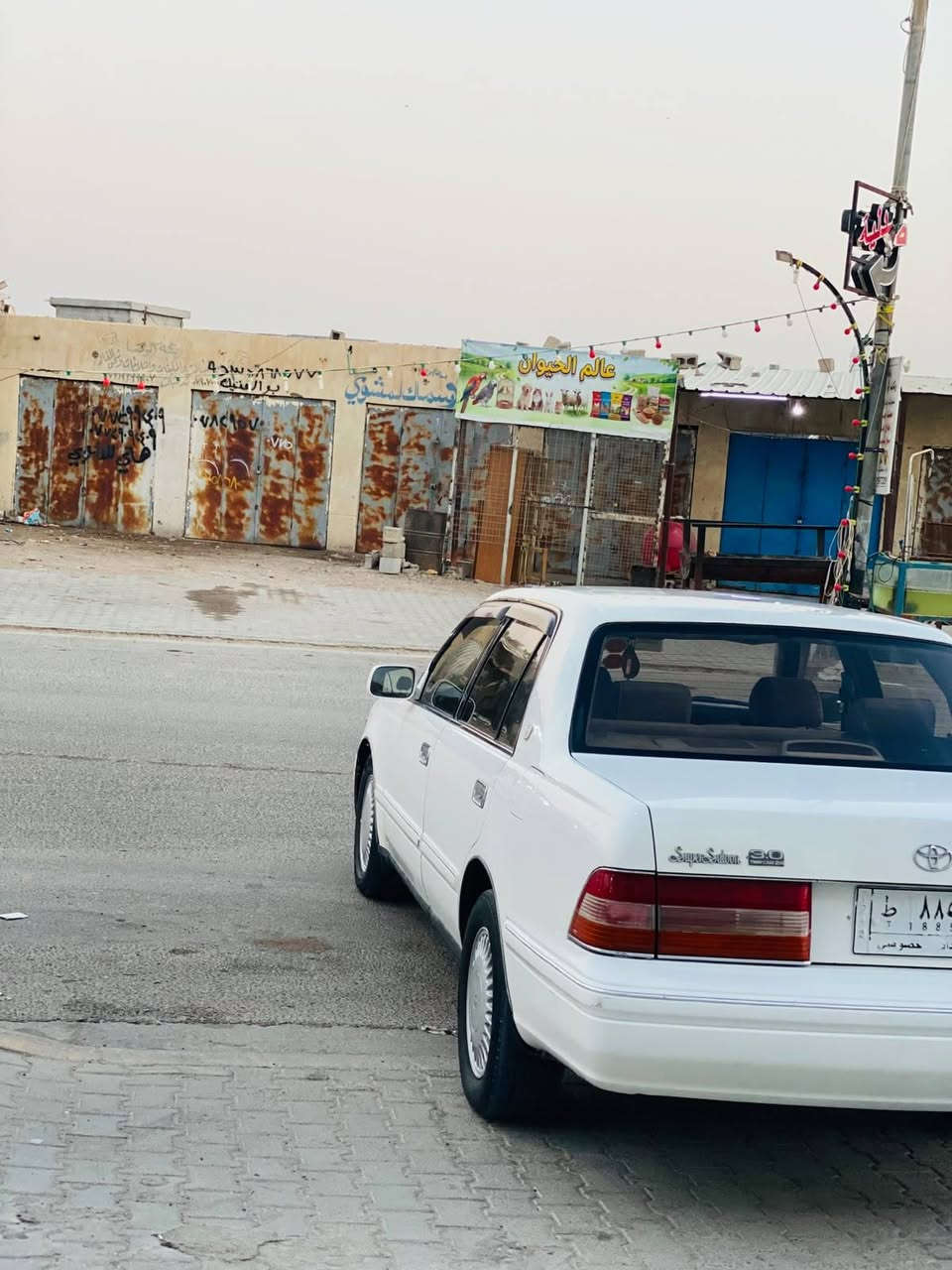 سلام عليكم سياره البيع ايسر بلاد المديل 98 رقم بغداد مكفوله من نقل ولكصه و اصوليات سعر 122 و بيه مجال بصيط العنوان بصره سفوان تواصل (***********)
