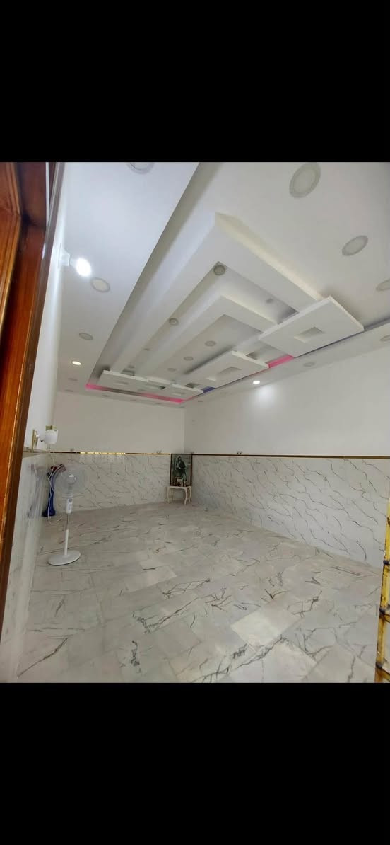 🏡 دار للبيع – طابو صرف (تحويل مباشر)
📍 الموقع: شارع 80 قرب مدينة الألعاب أرض بابل خلف التجاري مباشرة.
📐 المساحة: 201 م²
مواصفات الدار:
 ● 3 غرف نوم
 ● صالة واسعة
 ● كلدور
 ● مطبخ حار وبارد
📞 للاستفسار:�الاتصال أو التواصل عبر واتساب على الرقم:�***********
