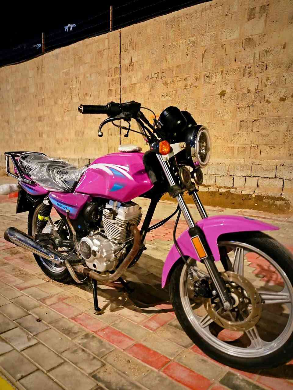 دايون عضم موديل 2023 كلك بليته طايحه رقم شاصي بيها دراجه نضيفه بالجيش محرك مكفول كهربائيات سلف دراجه كامله ما نقصها شي السعر 650 قفل المكان كربلاء. ***********
