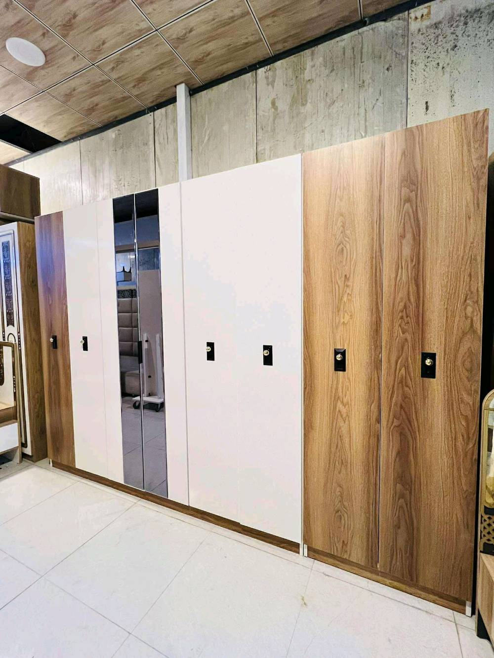 غرفه تركيه 11 قطعه كوالتي عالي نضافه فووووول💯👌
جربايه🌸 كنتور 🌸ميز بلازمه🌸 طابوريه🌸 شازلونه 🌸جرارات 🌸مرايه طولانيه 🌸كنتور اضافي🌸 كوميدات عدد 2 🌸ميز تواليت
كل هذا بسعر 900 الف فقط شامل اجور النقل والشد
يتوفر توصيل محافظات بكروه باسعار رمزيه 🚛
