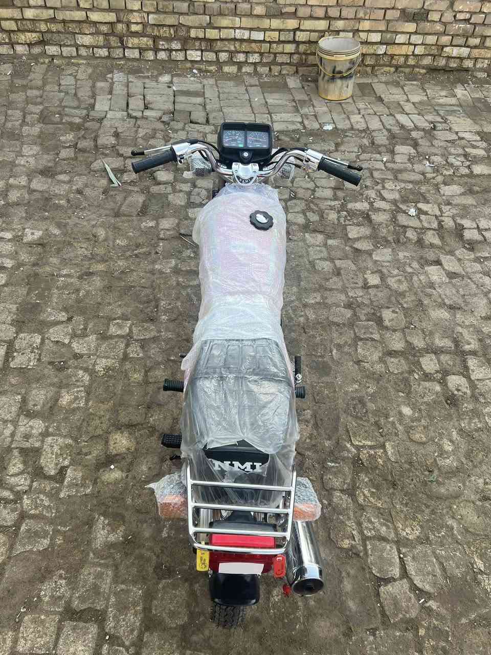 سلام عليكم دراجه للبيع أوراق سكنر صارله سبوع من معمره اول تبديله دهن مكان ميسان قرب مطعم طواحين هاذ رقم***********
