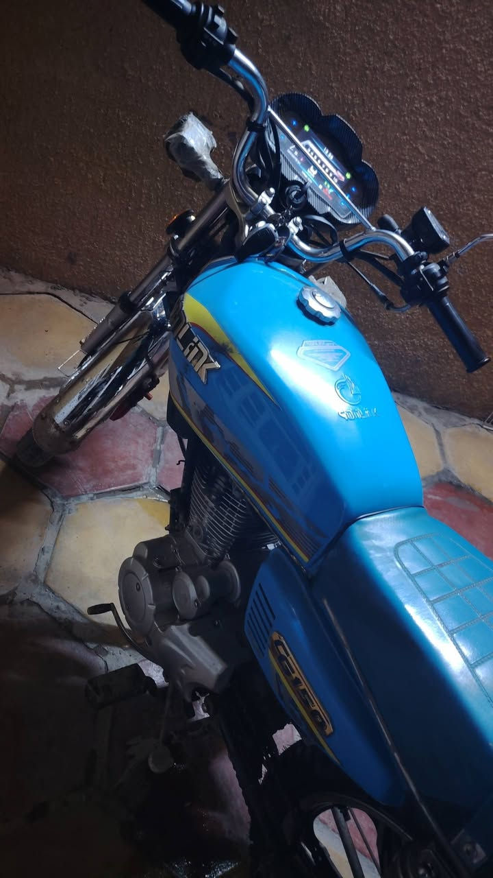 السلام عليكم دراجه ايرانيه سونك 2024 أوراق مكاني بغداد ***********
السعر 650 وبيها مجال مستعجل على بيعتها
