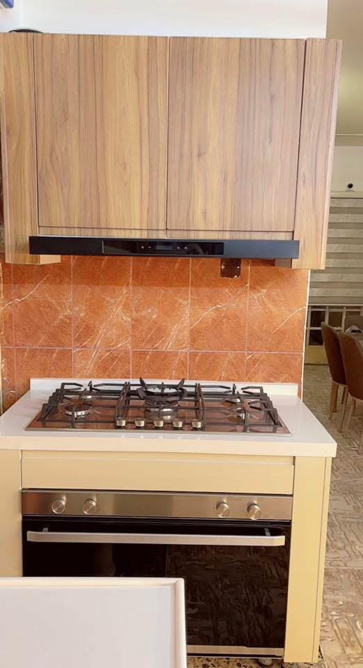 كاونتر للبيع بدون اجهزة المرمر كوارتز تركي وبي تفاصيل هواية بي اضاءة سلة زيوت وبهارات سلة مواعين  رف صواني سويته العام بس شلت لشقة موثثه ودابيعة كلفني خمس ملايين بدون الاجهزة 
عارضته بمليونين


**إذا كنت صاحب هذا الإعلان وتريد حذفه لأي سبب، رجاءا أرسل رسالة إلى الدعم الفني**