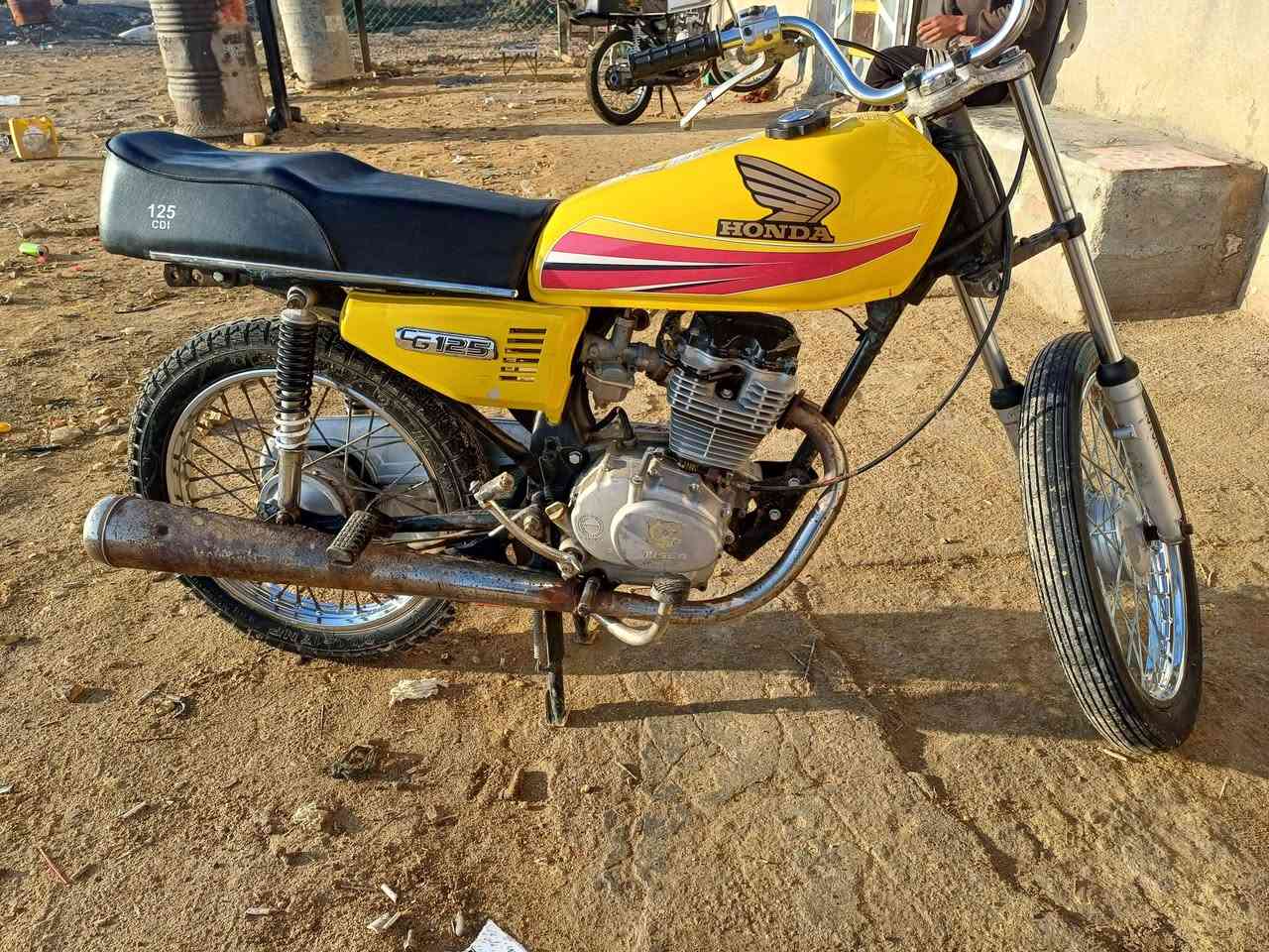 س دراجه ارشه كلك للبيع السعر ٣٠٠ ت *********** طريق الهلال
