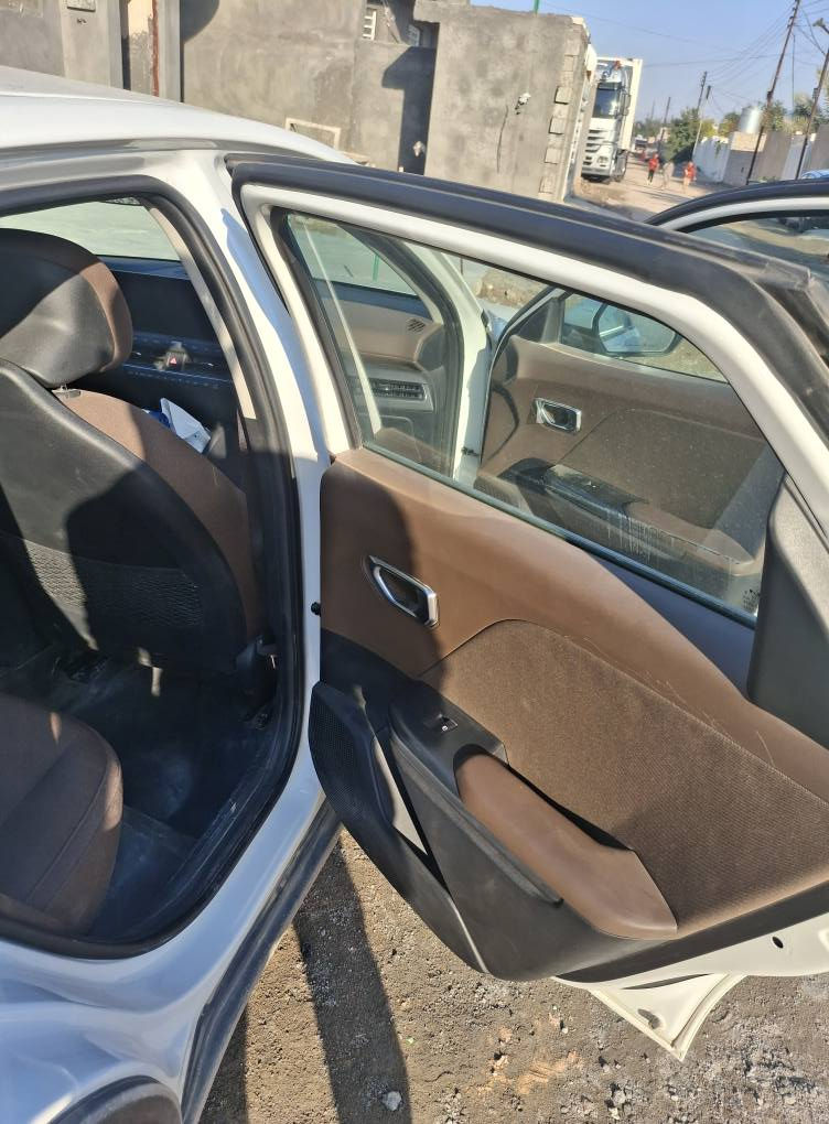 السلام عليكم سياره k4 ٢٠٢٥ ماشيه ٥٠٠٠ اخت الزيرو السعر المطلوب ٢٠٠ $ ويها شويه مجال لشراي السياره كلش حلوه الرقم الهاتف ***********
