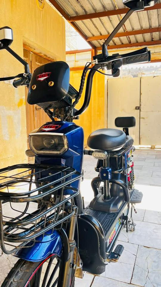 السلام عليكم دراجة شحن وبايسكل شركة HIS موديل 25 حجم 26 ( اكبر حجم ) استخدام قليل مابيها أي عطل فقط حساس البصمه عطلان سرعتها الحقيقه ٦٠ وتكون اربع نمر ، بيها MP3 ، دبل اشاره ، خمس بطاريات 
مكاني ناصرية مركز 
السعر : 325 وبيها مجال للطيبين 
الرقم :***********
