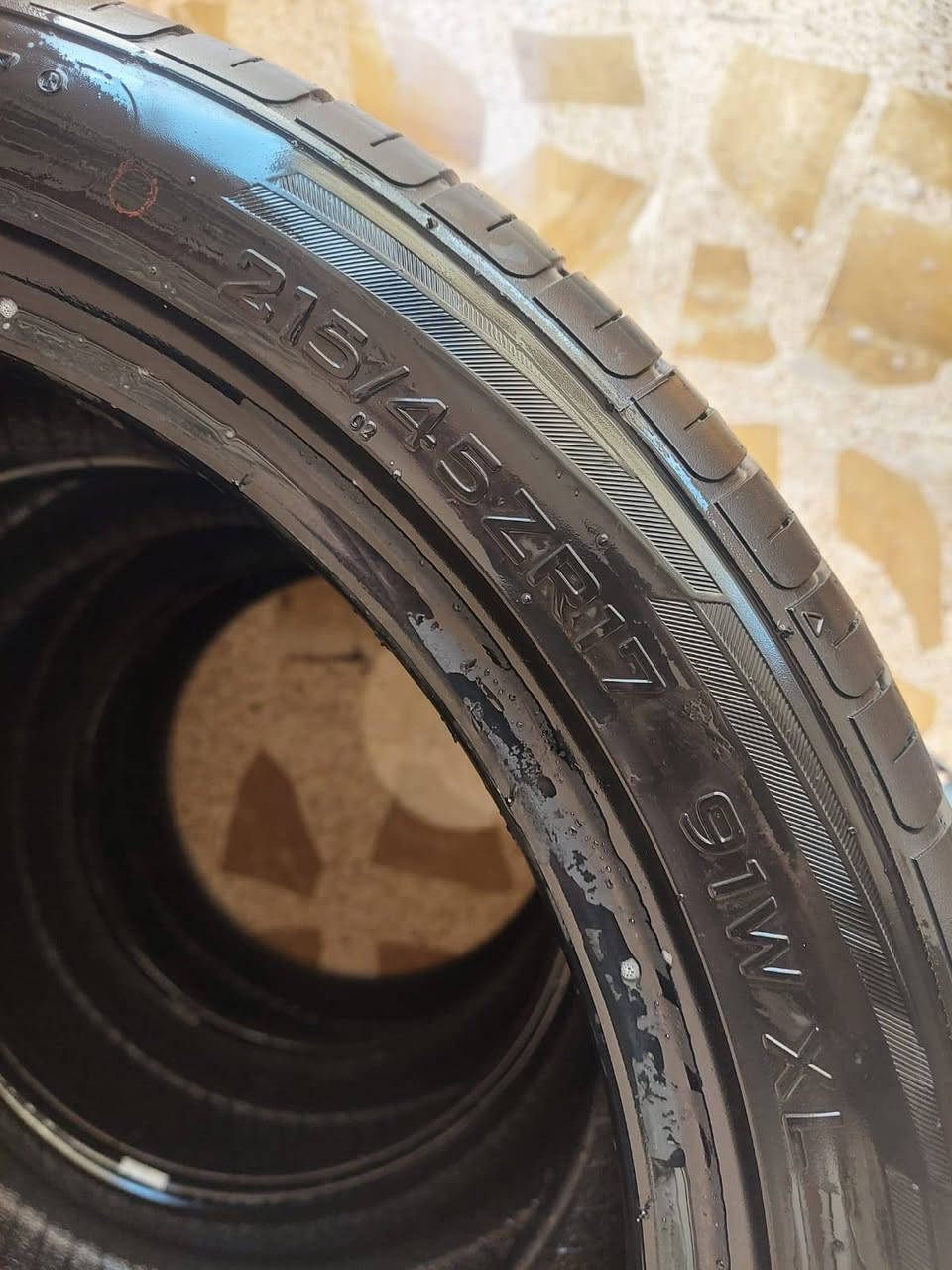 تخم تايرات ٤عدد مستخدم ١٠ ايام قياس ٢١٥/٤٥/١٧ سعر ١٥٠ الف
***********
