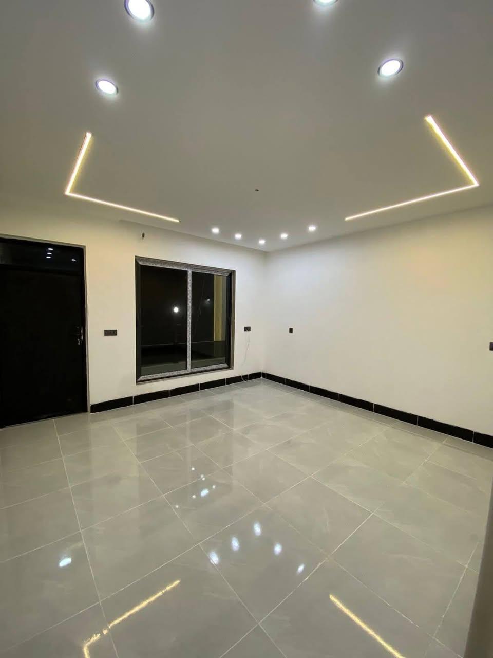 دارين طابو صرف طابقين 🔰موقع مميز على حديقة. بناء كامل  مواصفات المساحة 100م  الواجهة 5 ×20

الطابق الأول كراج استقبال مطبخ حار وبارد غرفة نوم صحيات داخلية وخارجية///الطابق الثاني غرفة نوم صحيات هول 

الموقع /حي العسكري قرب كاتب العدل  
السعر 120مليون مع المجال  كل دار 
 ***********
*********** كركوك, العراق
