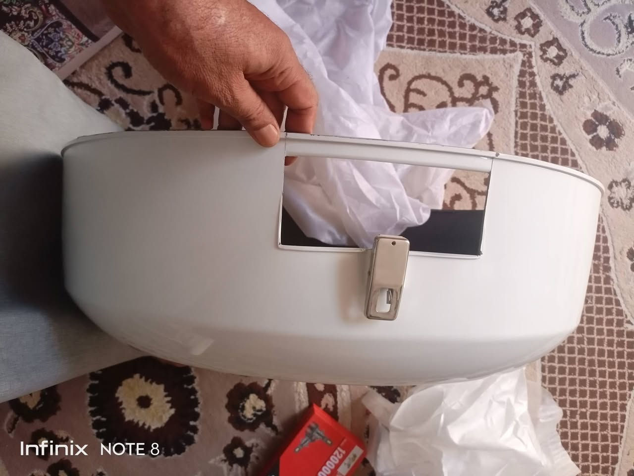 سلام عليكم حافظة اسبير جنطة تيكو شيري لون ابيض جديد غير مستعمل سعر قفل 30 ولايت زوج زنون ابو المحولة سعر قفل 20 نجف كوفة ***********
