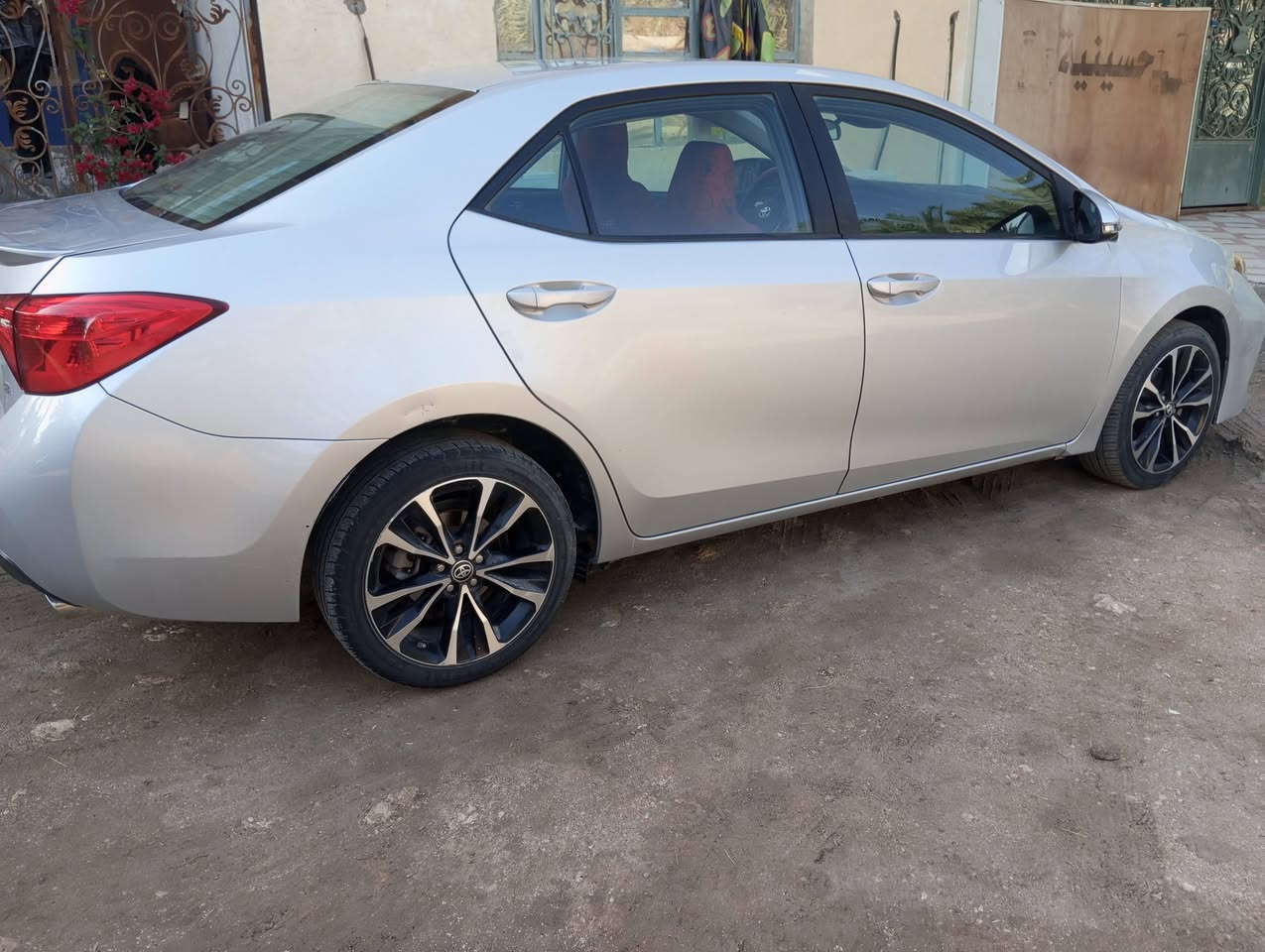 السلام عليكم ورحمة الله وبركاته.                           كورولا ياباني للبيع موديل 2019ذي قار حره بأسمي تحويل مباشر.وارد امريكي 
 ماشيه 81000 ميل حقيقي
السعر 150
 
محرك وكير مكفولات حجم المحرك 1800
 فقط بنيد وجاملغ الأيسر امبدلات
مواصفات :

الفئه Se
اللون رصاصي(فضي)
كامره
شاشه بلاد
اشاره بالمري
مخرج  usb
شاحن
رادار
3 تحكم قياده عادي رياضي وضع D
نظام ايكو
تحكم استيرن
للاستفسار وباقي التفاصيل الاتصال على هذا الرقم ***********
ناصريه مركز
