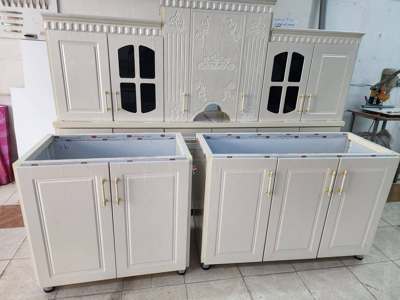 كاونتر مال عرض  غير مستخدم مودي لملكي 4 قطع
داخل المنيوم الابواب خشب hdf تركي 
قياس مترين ونص ارضي وملحق 
وسنك متر و٣٠ مرمر  وقاعدة طباخ ٩٠ سم 
عنوان اربيل نقل حد بغداد علينا 
للستفسار ع خاص او وتساب ***********
