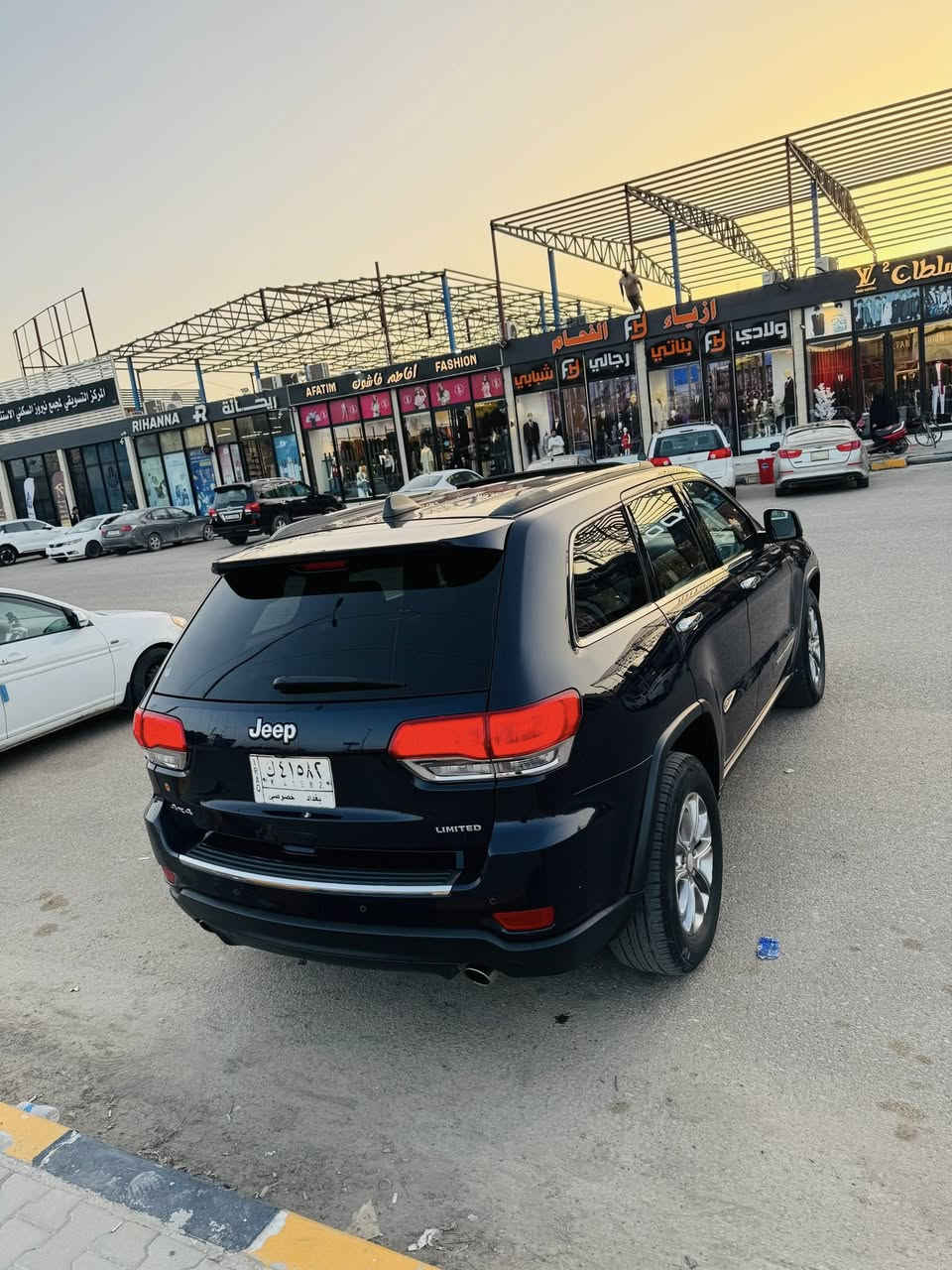 للبيع جيب لاريدو
موديل 2014 
اامريكي حادثة بنيد وجاملغ
 وبية باب بلعراق. مبدلة بلادي 
بدون صبغ  والباقي مكفول 
بية شكم رصعة  بسيطة 
الون نيلي  موصفات فول 1 ع 1
محرك 6 سلندر 3600 
سلايد روف بصمة ابواب وجنطة 
لد امامي خلفي دمام خلفي جنطة كهرباء
تحكمات فول شفتات ستيرن فور ويل 
حساس خلفي شاشة كامرة  كشنات جلد 
كشنات كهرباء دبل  موس وضع قيادة
ستيرن حراري تبريد مقاعد تدفى ويل كروم 
وباقي موصفات المعروفة 
سيارة جاهزة كير مكينة ممفتوح برغي بيهن
ماشي 107 حقيقي  تخم تاير جديد 
تبريد تدفى كلشي شغال. شرط وين يعجبك
رقم بغداد الماني سنوية جديد. تحويل مباشر  
السعر 165 بية مجال 
رقمي ***********
مكاني النجف الاشرف
