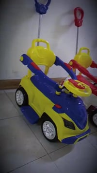 سيارة الـ 2 في 1.. أناقة ومتانة! ✨ ​سيارة الأطفال المزودة بيده ستيل، ت...