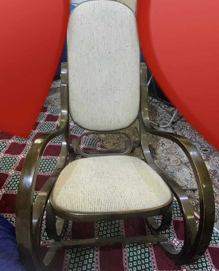 السلام عليكم كرسي هزاز للبيع مال كبار وصغار حجمه حلو ومناسب كلش خشب سعرة 65 وبي مجال


**إذا كنت صاحب هذا الإعلان وتريد حذفه لأي سبب، رجاءا أرسل رسالة إلى الدعم الفني**