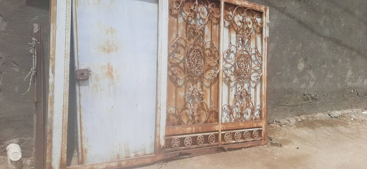 ابواب مستعمله للبيع 
سوق الشيوخ
وات ساب ***********
