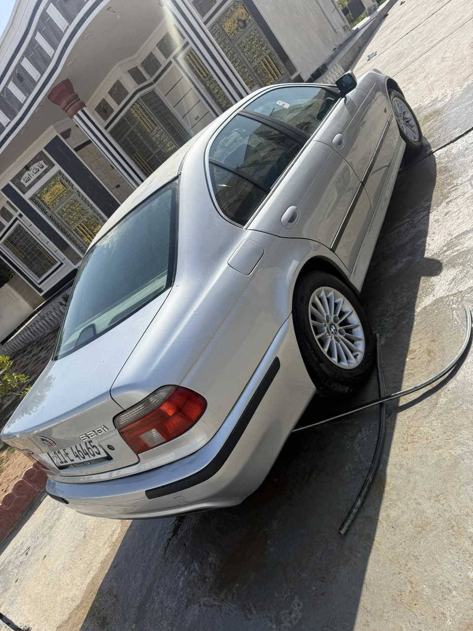 بي ام صقر موديل 2000 رقم بغداد لل30 بسمي تويل ثاني يوم مواصفاتالصغر معروف  فول وحد علا واحد كله بشرط فقط صبغ عام للجماليه مكانه صلاح الدين سامراء *********** السعر 120 بيه مجال شويه وكلشي اكو بل سوك
