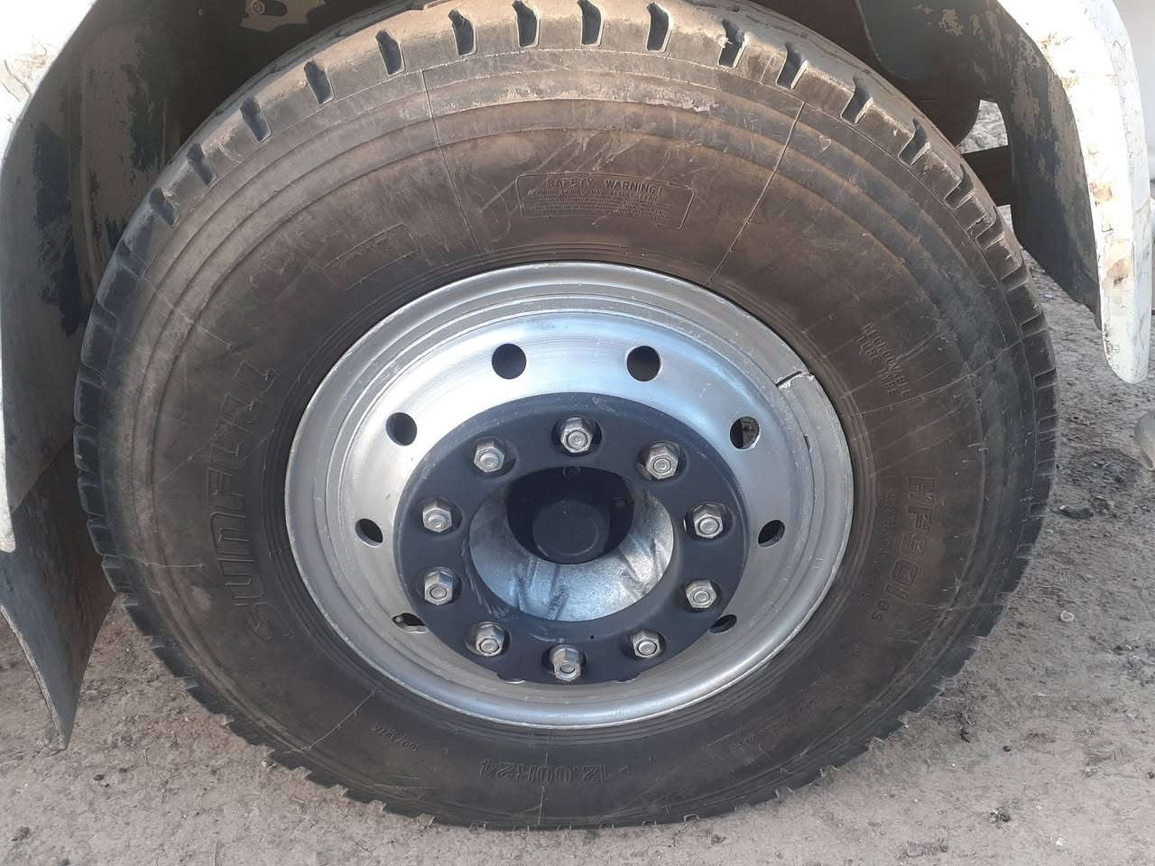 سلام عليكم سكانيا للبيع مكينه 13/88لاصرف ولابخار كير 5/5 رقم دولي جديد بدي علم مجموعه مان ام الاسد الاستفسار الرقم ***********
