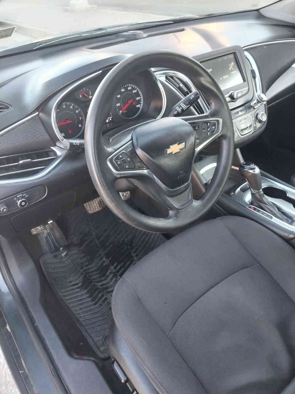 السلام عليكم
ماليبو ٢٠١٧ بجم كبس حادث باب خلفي وجاملغ
بلعراق جاملغ وباب  مجفت بستم
السعر ٩٠ وبيها مجال
هاتف *********** بيه وتساب
