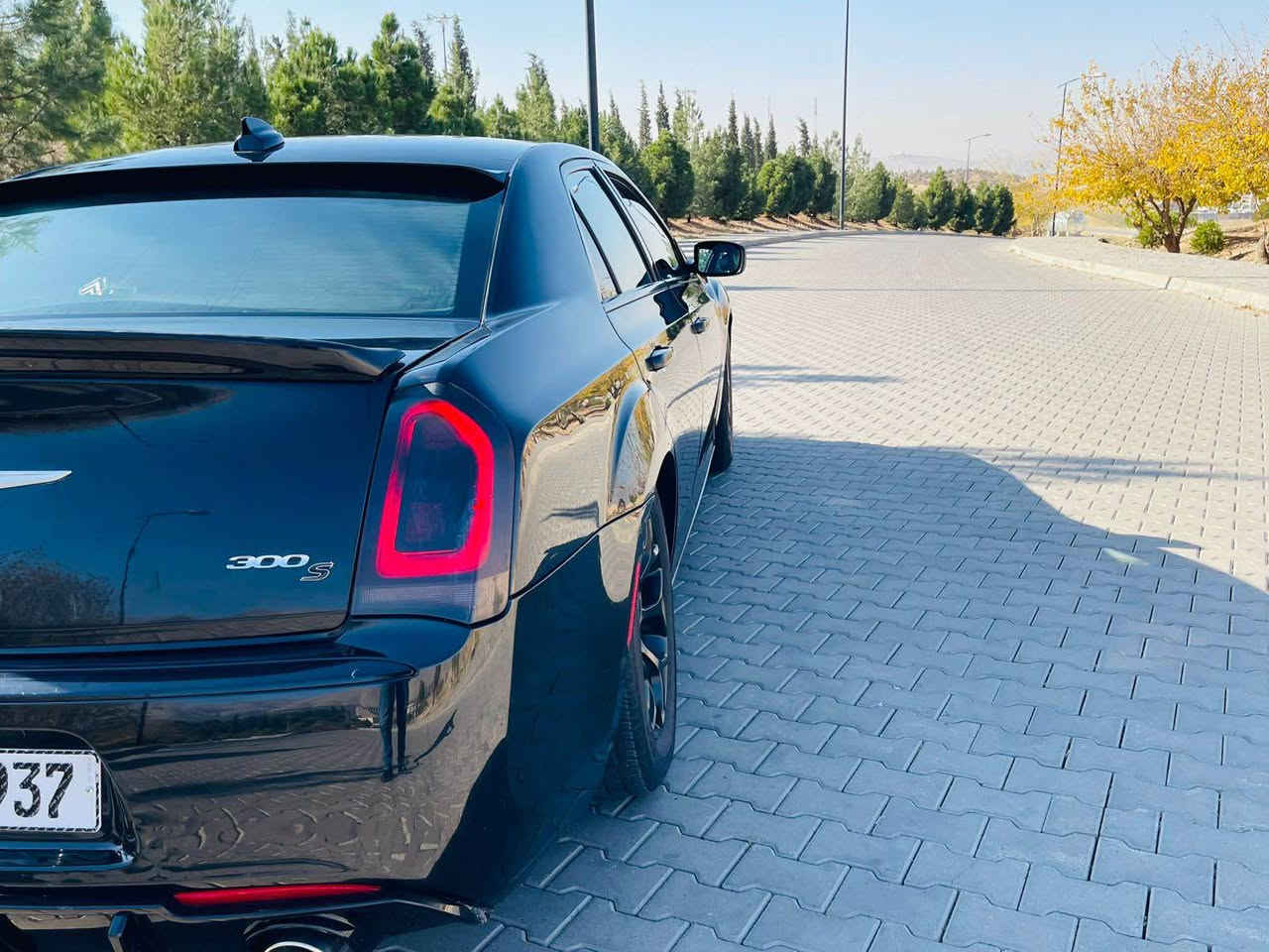 🚘 كرايسلر 300S موديل 2017
📄 جاملغ وبنيد والسونار مرفق

✅ محرك 3.6 V6 (6 سلندر)
✅ كير أوتوماتيك 8 سرعات
✅ تشغيل بصمة
✅ ريموت ستارت
✅ شاشة كبيرة
✅ كاميرا خلفية
✅ تحكم ستيرن وشفتات
✅ مثبت سرعة
✅  تحكم كهربائي مقاعد جلد
✅ تكييف ثلج
✅بصمة ابواب
✅ مرايا وزجاج كهرباء
✅تخم تاير جديد
✅ حدادية ممتازة
✅ دمام رياضي وصوت مميز

🙅🏻سونار مرفق مع الصور
📍الموقع: بابل - الحله
💰 السعر 198
 أو الاتصال:
📞*********** حلة, بابل
