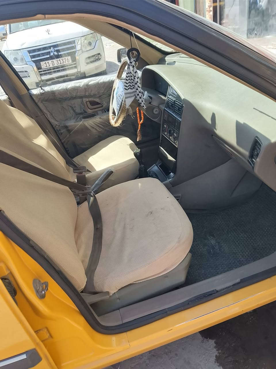 سلام عليكم بيجو لميس اصفر تكسي فقط اخياس بل جاملغات مصلح موديل ٢٠١٥
للاستفسار عن ***********
