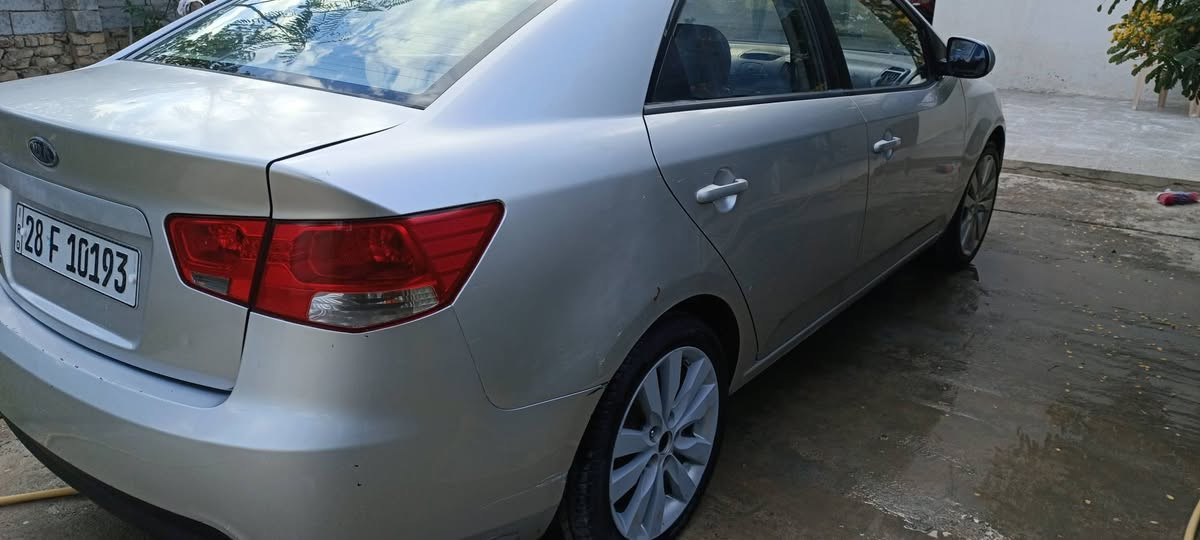 السلام عليكم 
سيراتوا 2012 خليجي كفاله من الصبغ سيارة نظيفه جدا محرك كير كولشي نضيف ادامه كامله 
رقم نجف مكانه نجف 
بيه بارد قليل جاملغ امامي او جاملغ خلفي شي قليل 
اورصعات بالقمارة والجنطه 
سعره 92
***********
