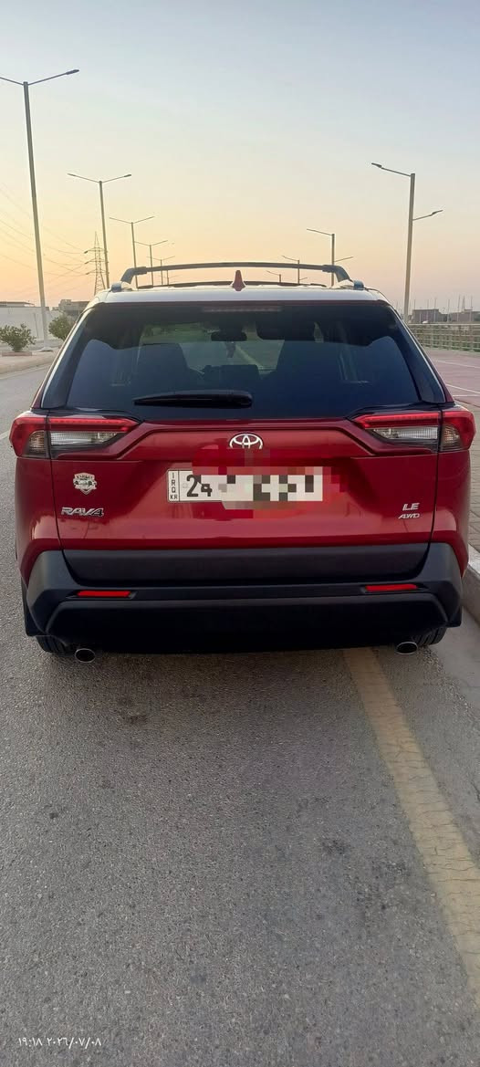 تويوتا رف فور للبيع موديل 21 رقم شمالي
نص فول LE  دبل اكسن .سعر 195$
حادثها جاملغ امامي فقط وبجم كبس مرفق بالصور
الرقم لأ ستسفسار ***********
