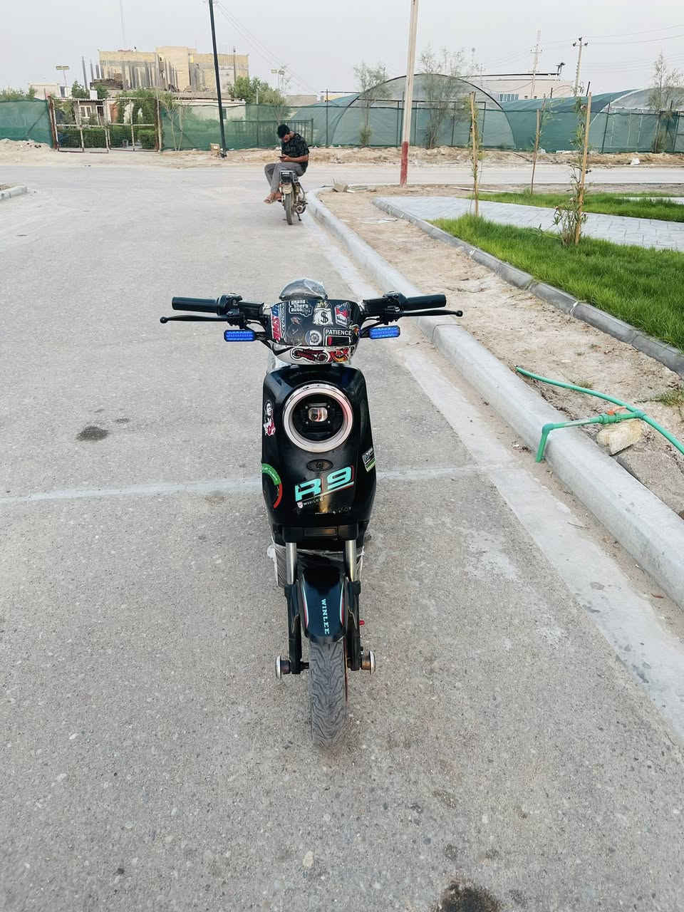 دراجه شحن R9دراجه نضيفه وما صارلي هواي من اخذتها مستعمله قليل
السعر375وبيها مجال للطيبين
العنوان /البصره ابي الخصيب الحي العسكري مقابيل المحكمه الجديده 
رقم الهاتف فقط واتساب /***********
***********فقط واتساب

