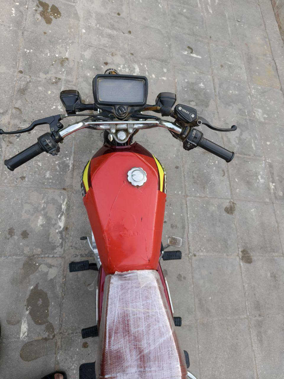 سلام عليكم دراجة سونك مكينة مكفولة من التنقيص والفتح والضعف  كهربايات  شغال ما نقصهة شي صور موضحة ما نقصهة برغي سعر 650 مكان بغداد المعامل رجائا الشري فقط يتفضل  تخم تاير جديد باتري جديد اوراق كاملة


**إذا كنت صاحب هذا الإعلان وتريد حذفه لأي سبب، رجاءا أرسل رسالة إلى الدعم الفني**