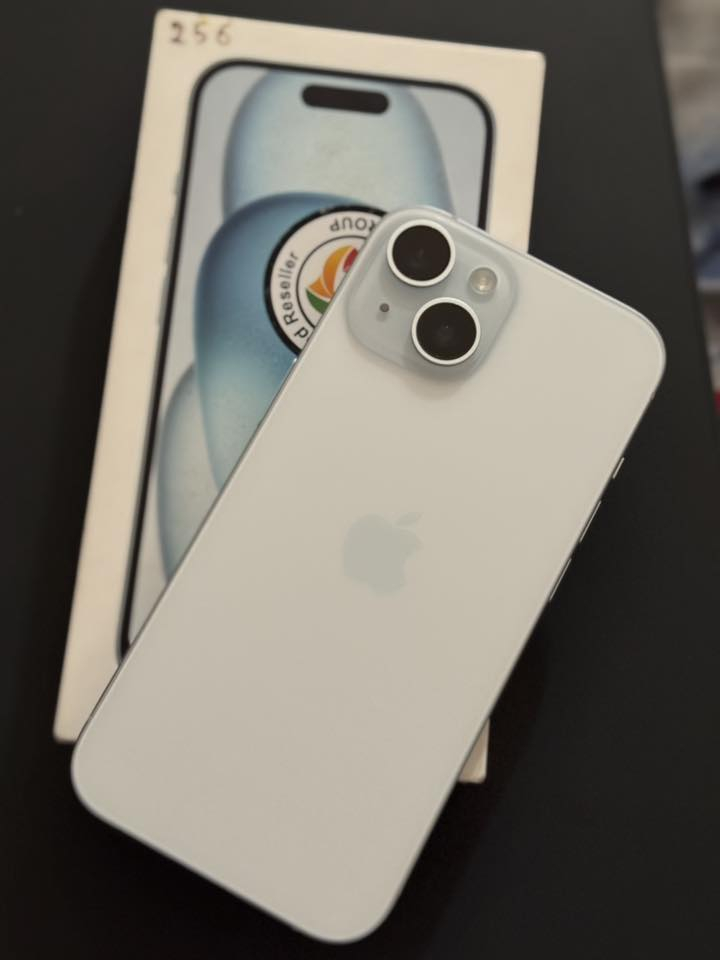 ايفون 15 عادي
 ذاكرة 256 
نظافة 100‎%‎ شخط واحد مابي 
بطارية 85 
ممفتوح ولامصلح وين ميعجبك افحص 
 واتساب *********** 
السعر 700 الف 
مكاني بغداد الكرخ
